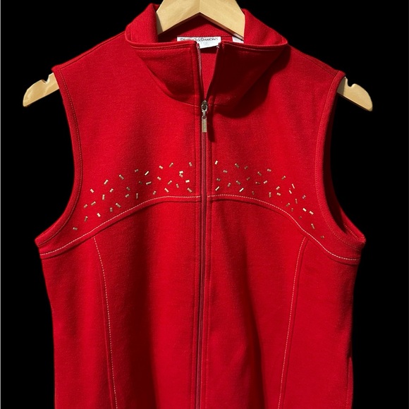 Drapes & Damons Womens Red Vest with gold Studs Size P S - Picture 8 of 11